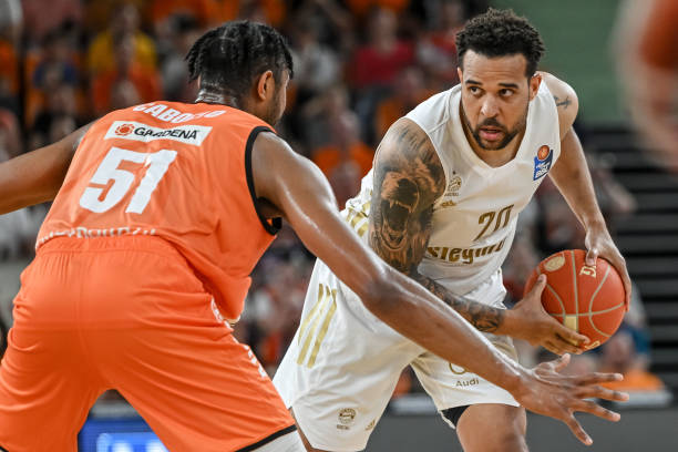 从而在激烈 从而在激烈