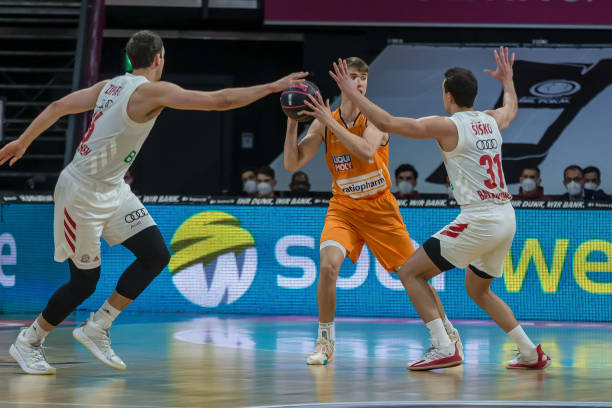 更是他努力 更是他努力