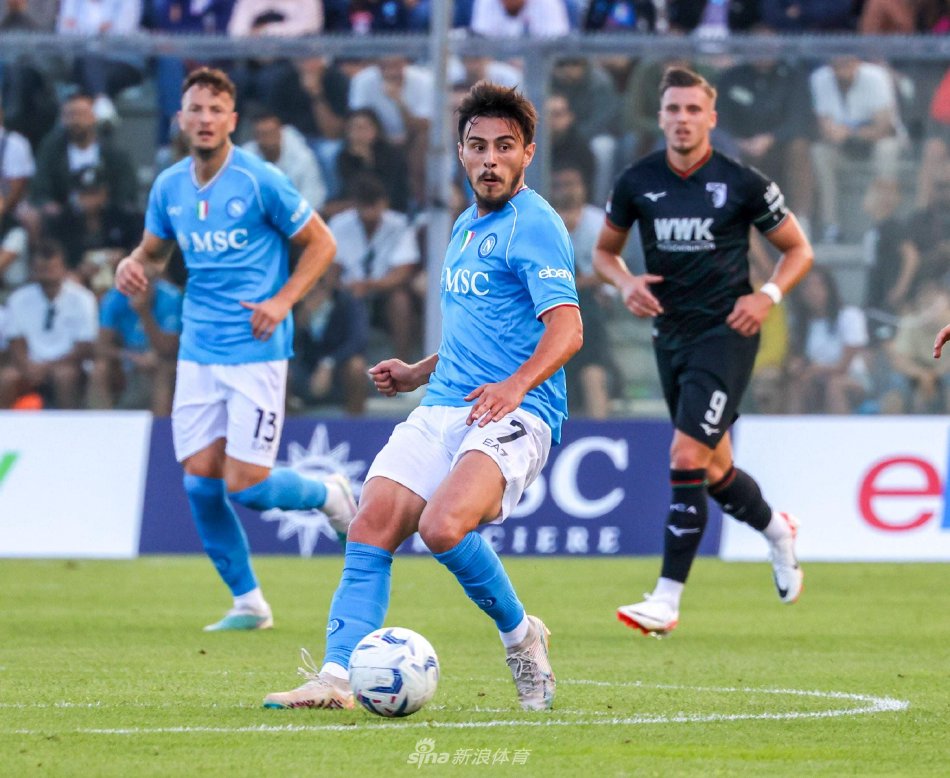 比赛中显得 比赛中显得